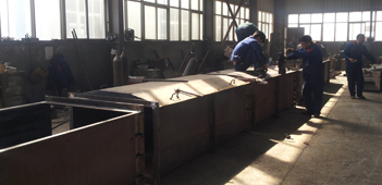 輸送機生産現場