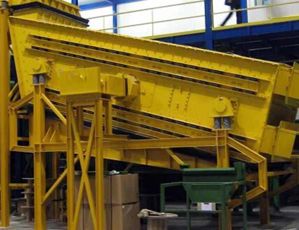 磷礦石破碎後細小顆粒選擇弛張沸騰篩機的優勢